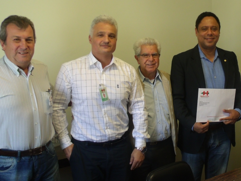 Deputado Federal Orlando Silva visita Santa Casa de Sertãozinho 