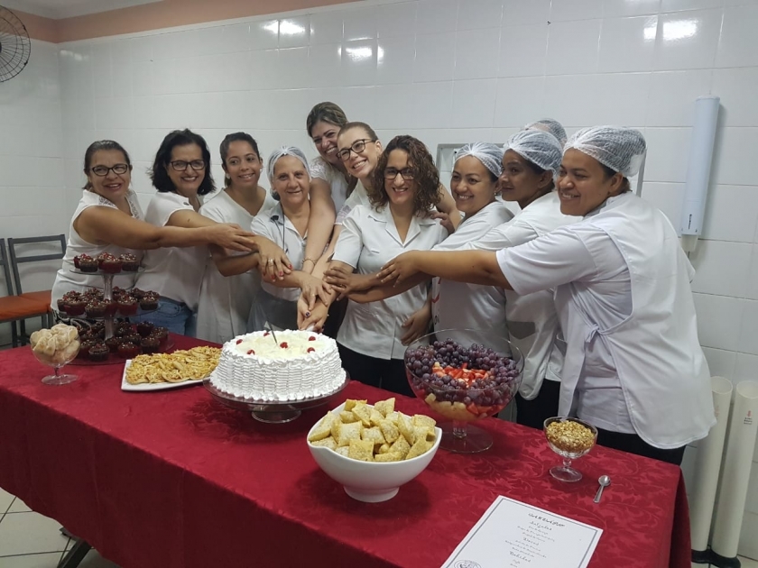 Aniversariantes do mês outubro ganham comemoração da Santa Casa de Sertãozinho 