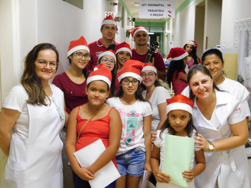 Professor Celso & Cia apresenta “Cantinho da Harmonia” para colaboradores, pacientes e familiares da Santa Casa 