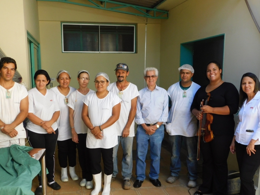 Um show de violino com Suellen Nogueira na Santa Casa de Sertãozinho 