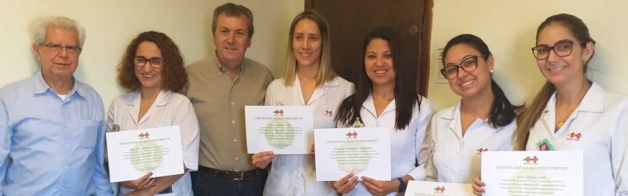 Santa Casa de Sertãozinho homenageia integrantes do CIH – Centro Integrado de Humanização com entrega de certificado reconhecendo os trabalhos prestados dentro do hospital