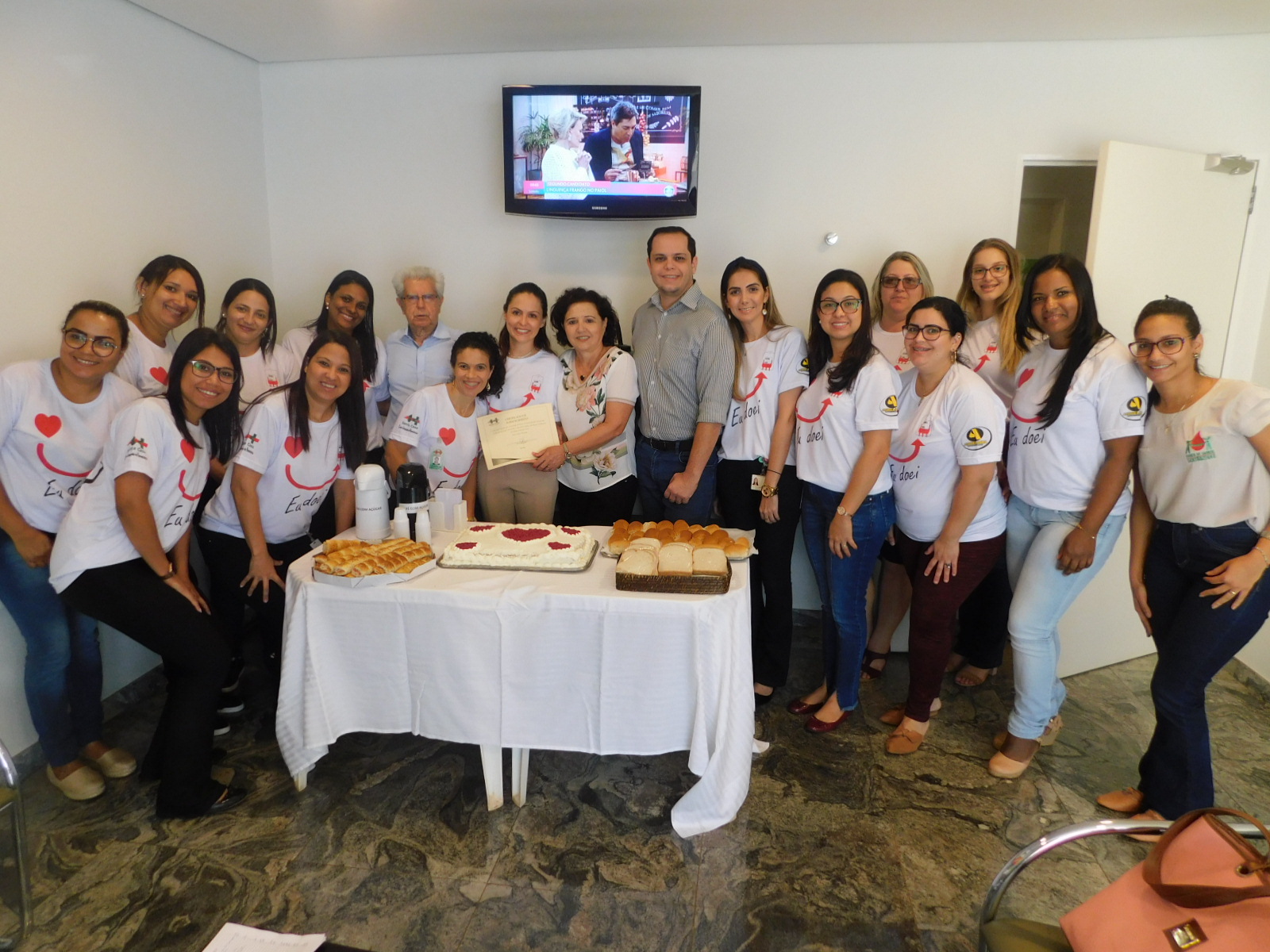 Exemplo de amor: Colaboradores da Santa Casa participam de campanha de doação de sangue feita pelo hospital