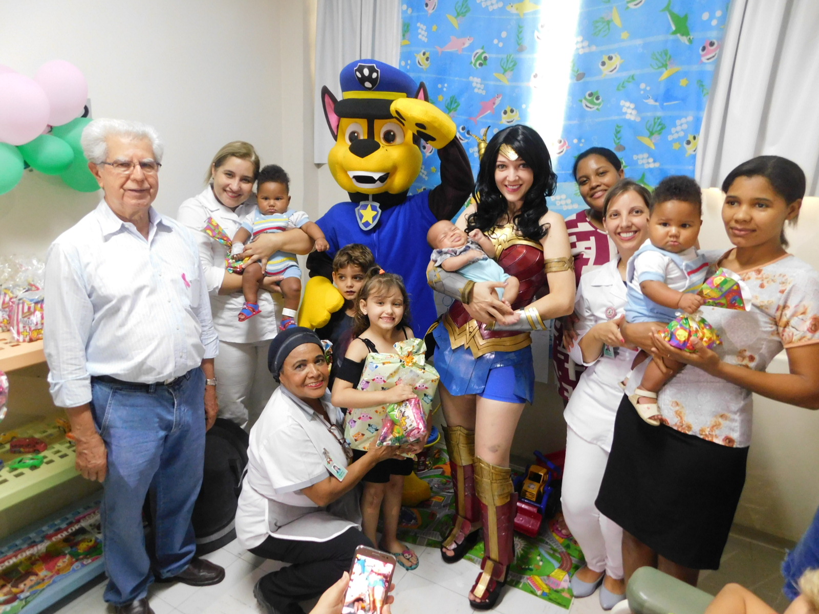 Dia das crianças com festa e alegria: Santa Casa proporciona comemoração à criançada 