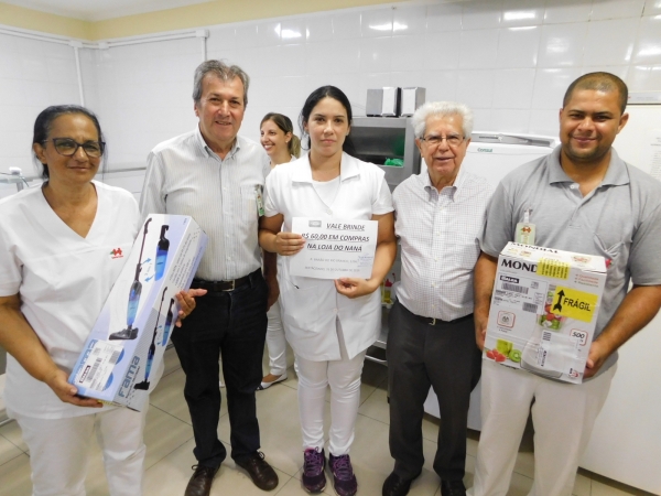 Três aniversariantes receberam os brindes sorteados pelo GTH e adquiridos todos os meses através de uma contribuição dos membros da Irmandade / FOTOS: Josiane Cunha