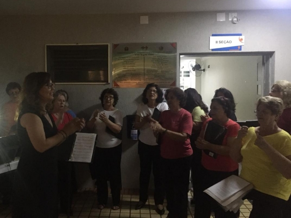 Coral Vivace alegra noite de colaboradores, pacientes e familiares da Santa Casa durante apresentação em comemoração ao Natal / FOTOS: Josiane Cunha