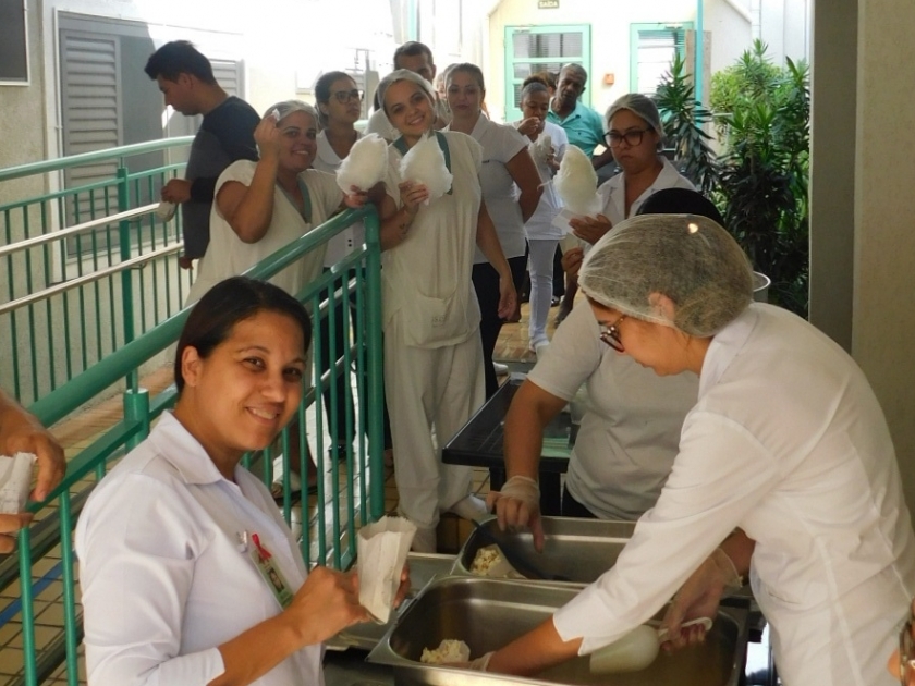 Santa Casa de Sertãozinho recebe Associação Amigos do Projeto Guri para apresentação de sopro e instrumentos de corda