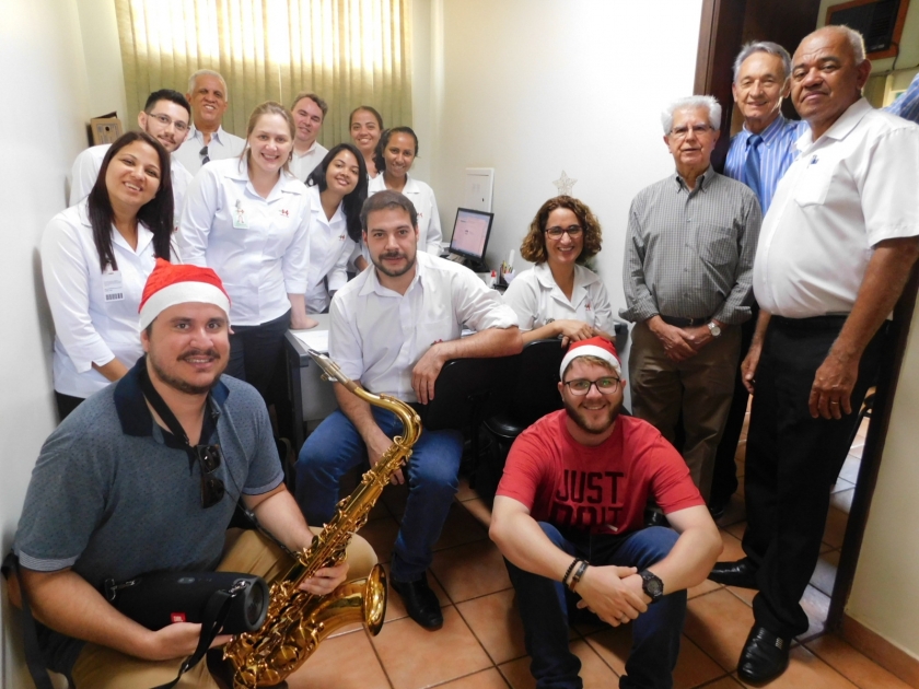 Um show de saxofone com Junior Barbosa na Santa Casa de Sertãozinho 