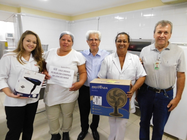 Três aniversariantes receberam os brindes sorteados pelo CIH, adquiridos todos os meses através de uma contribuição dos membros da Irmandade / FOTOS: Josiane Cunha