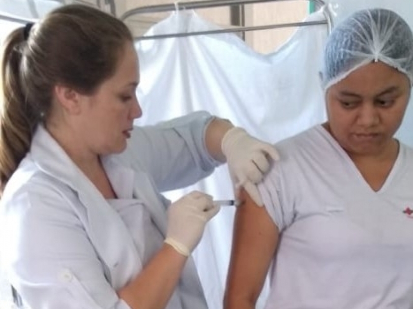 Santa Casa de Sertãozinho antecipa vacinação de colaboradores contra gripe H1N1