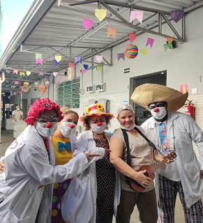 Colaboradores da Santa Casa de Sertãozinho ganham festa junina