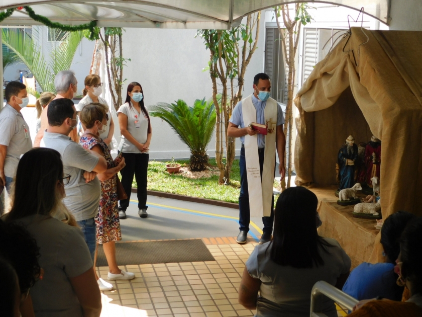 Santa Casa de Sertãozinho dá início às comemorações natalinas com Benção de seu Presépio