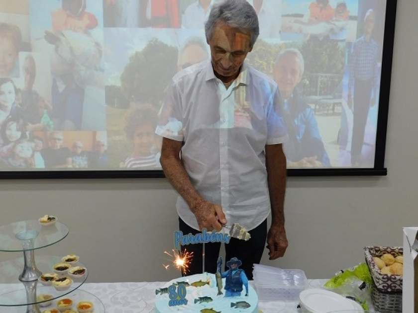 Santa Casa homenageia vice-provedor com comemoração surpresa de aniversário