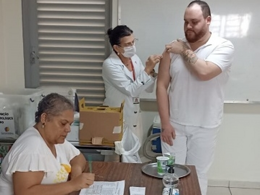 Santa Casa e prefeitura realizam atualização da carteira de vacinação dos colaboradores