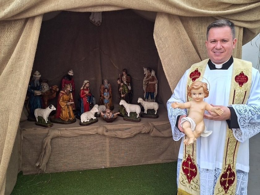 Santa Casa de Sertãozinho recebe visita do Menino Jesus