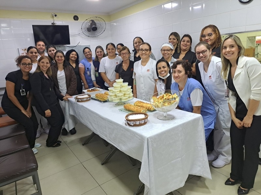 Santa Casa realiza café da manhã especial em homenagem aos aniversariantes do mês