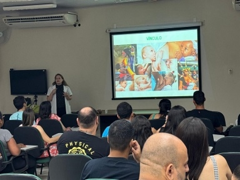 Santa Casa realiza segundo dia de palestras do último curso de gestantes do ano