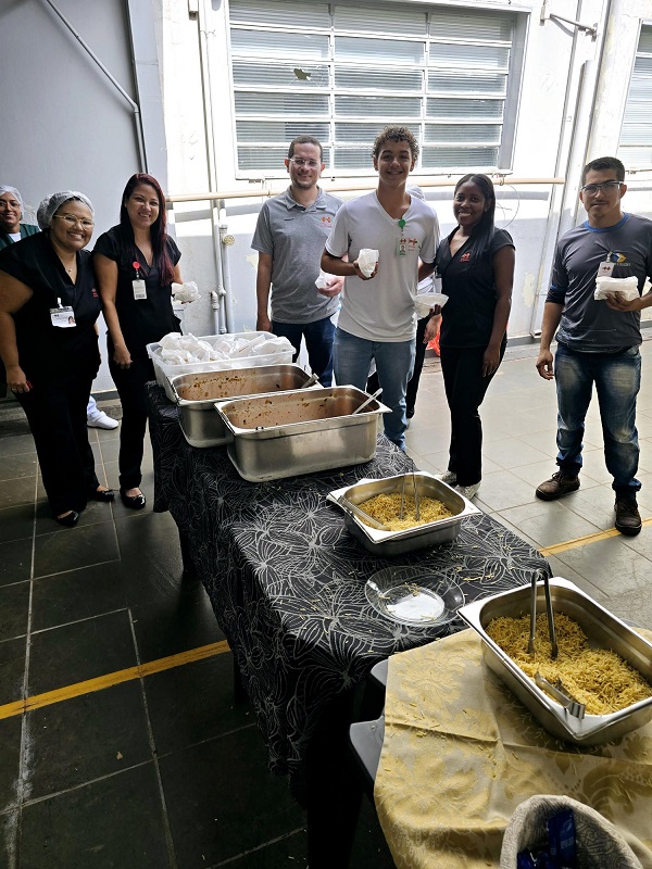 Colaboradores da Santa Casa ganham lanche especial para comemorar o Dia da Enfermagem