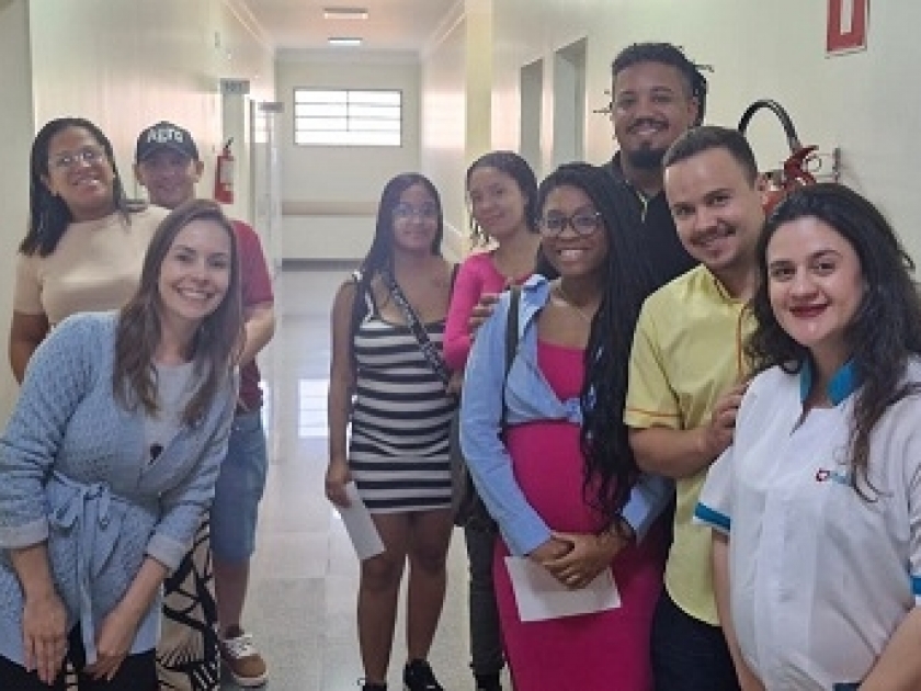 Gestantes visitam a maternidade da Santa Casa de Sertãozinho