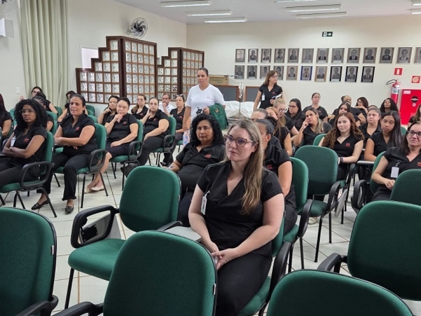 Colaboradores da Santa Casa participam de apresentação de novo software que será implantado no hospital